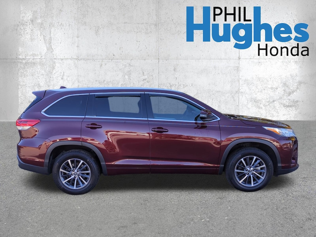 Used 2018 Toyota Highlander XLE XLE V6 FWD
