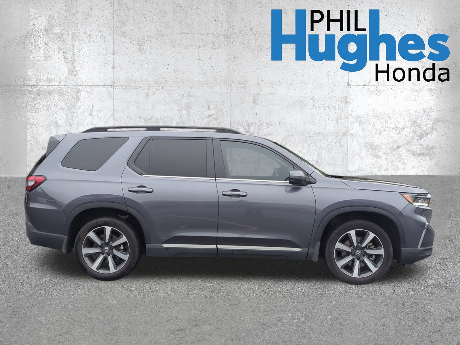 2024 Honda Pilot Touring photo 2