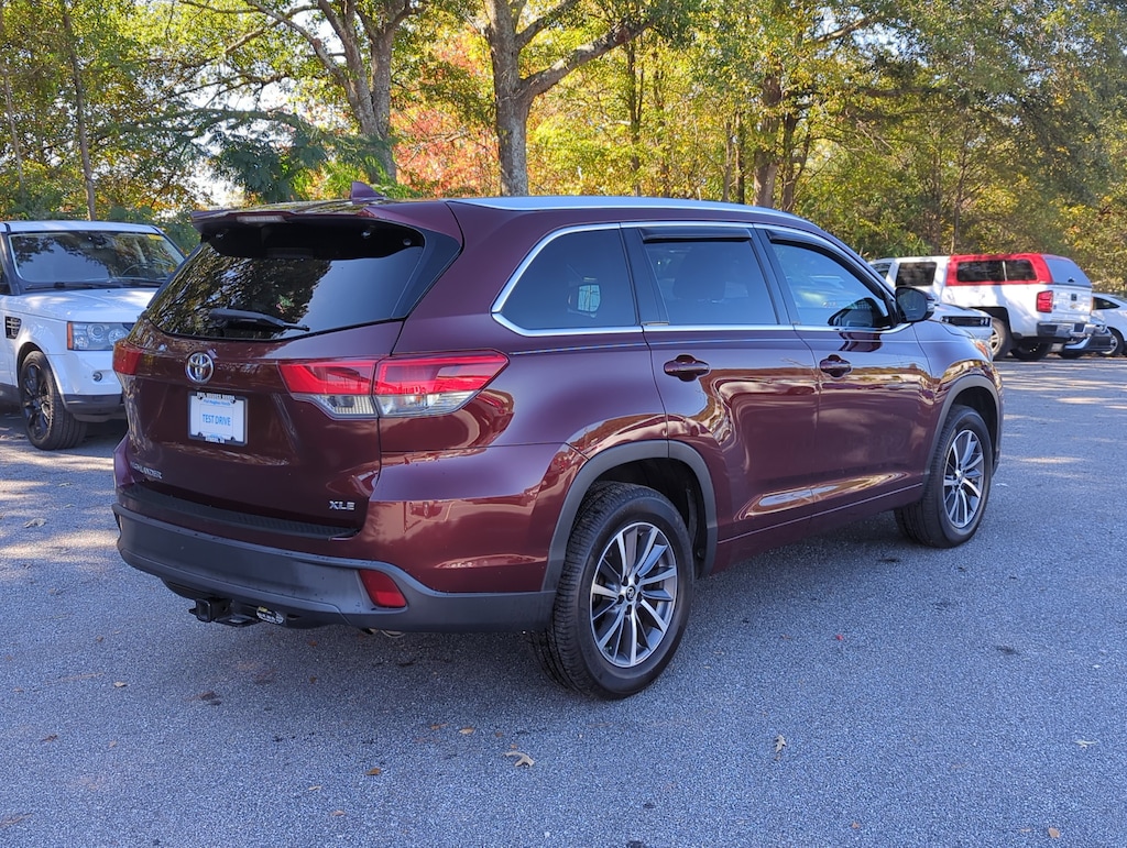 Used 2018 Toyota Highlander XLE XLE V6 FWD