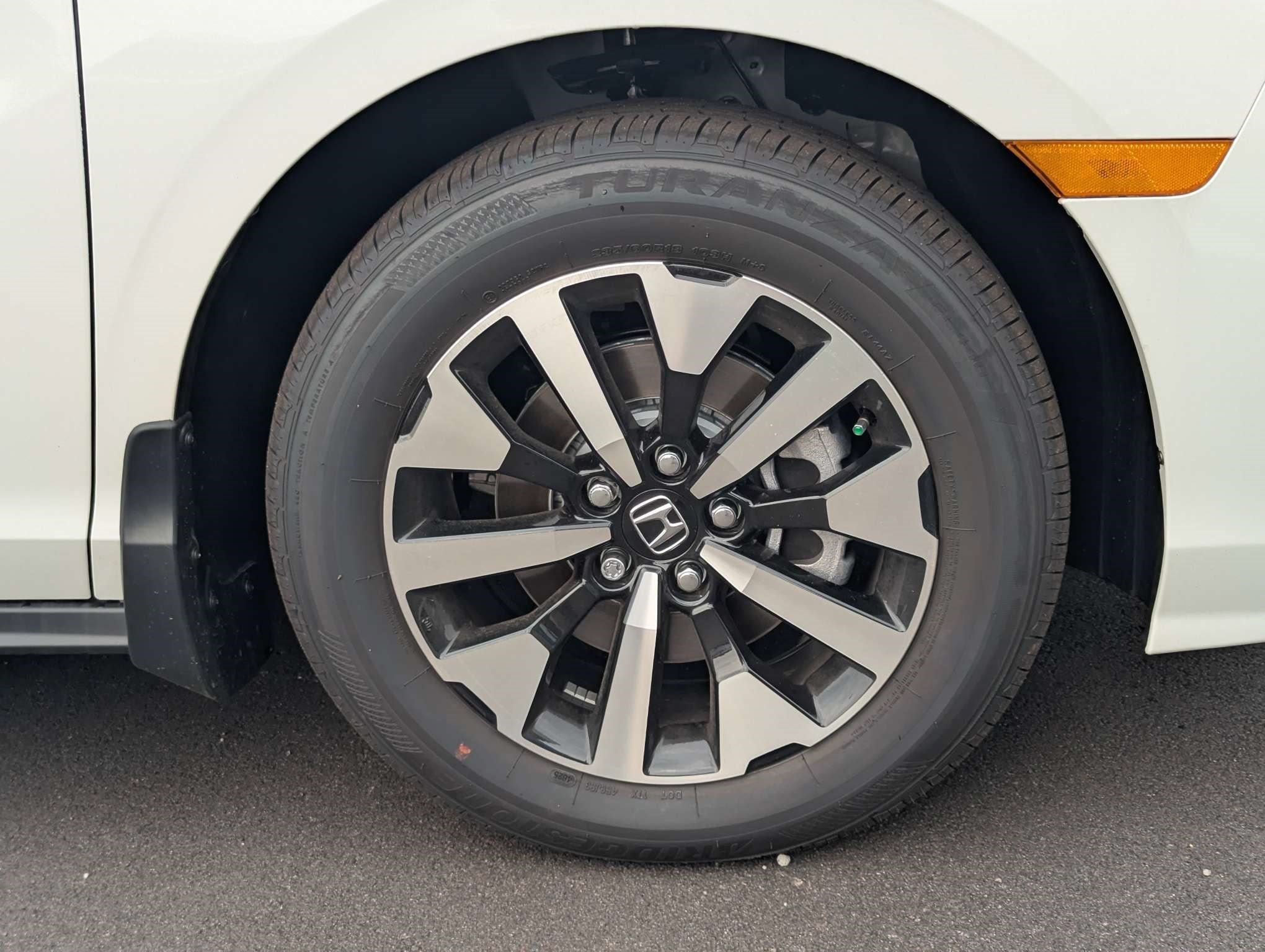 2026 Honda Odyssey EX-L - Photo 13