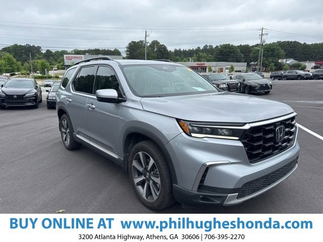 2025 Honda Pilot Touring AWD's photo