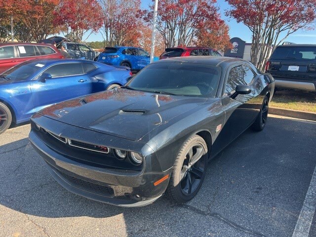 2016 Dodge Challenger SXT Plus photo 3