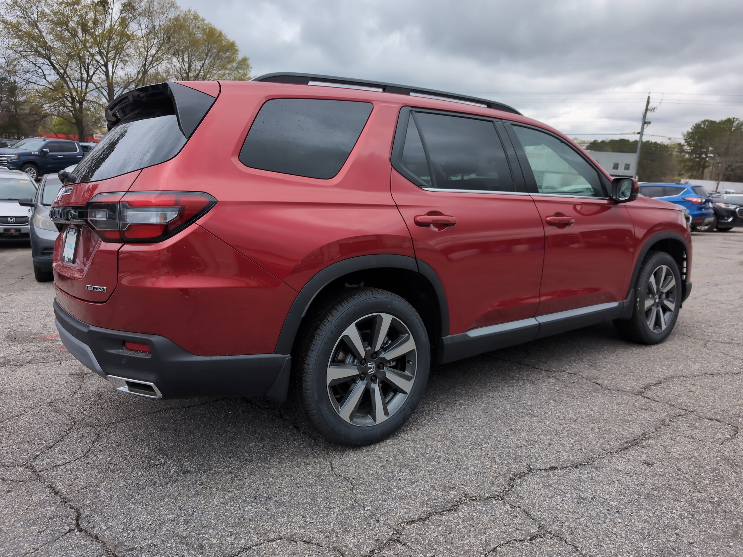2025 Honda Pilot Touring photo 4