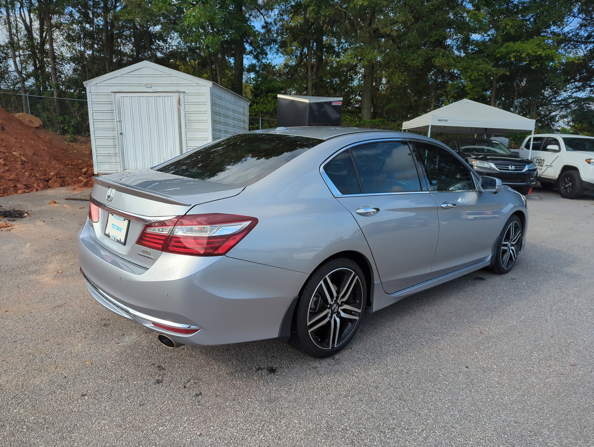 2017 Honda Accord Touring photo 4