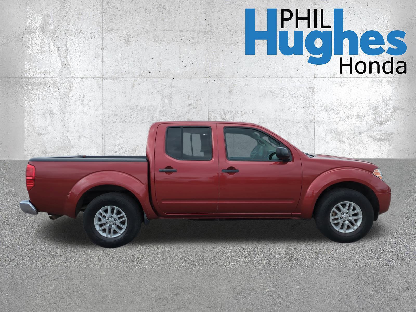 2016 Nissan Frontier Crew Cab SV photo 2