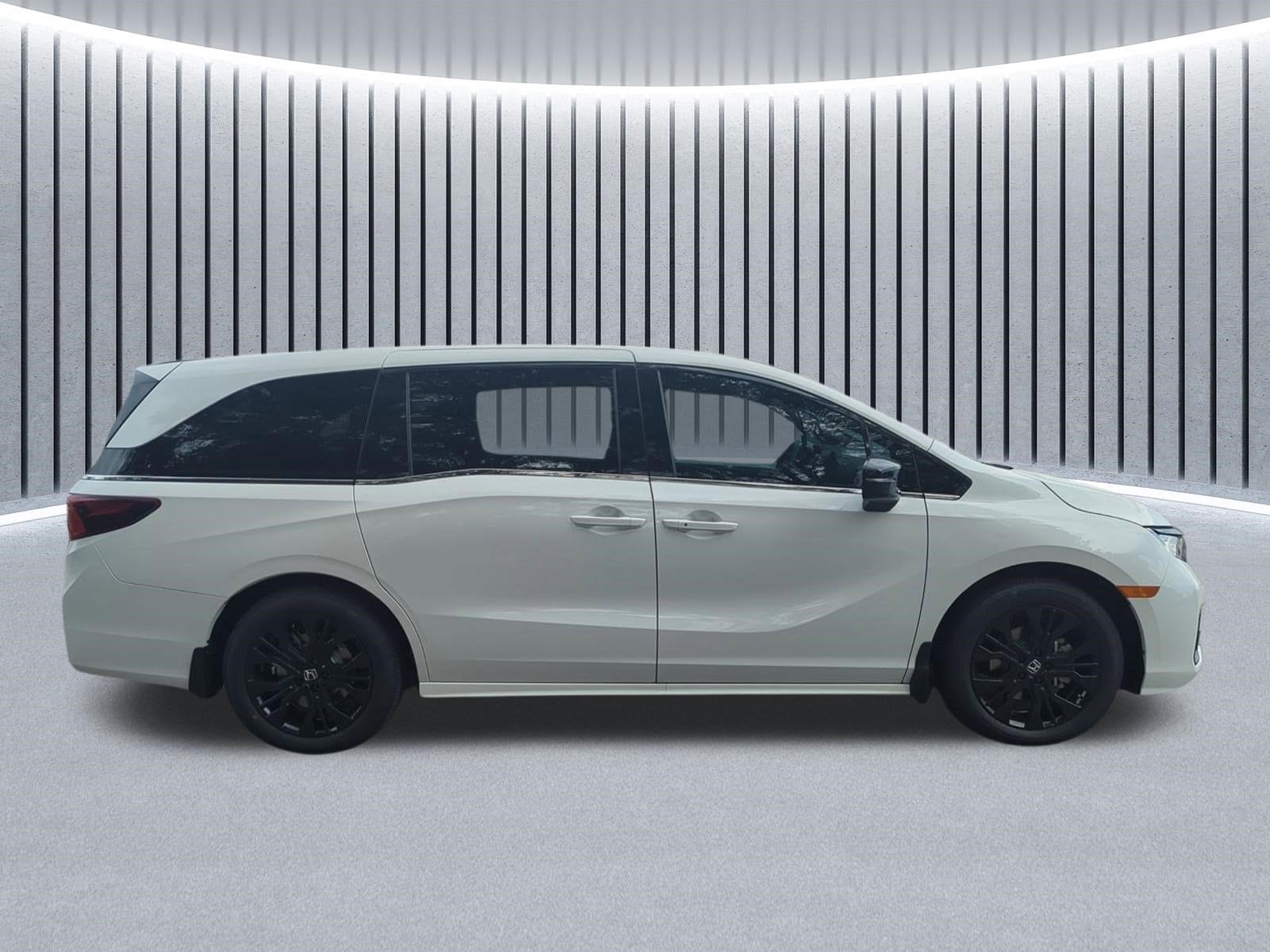 2026 Honda Odyssey Sport L - Photo 2