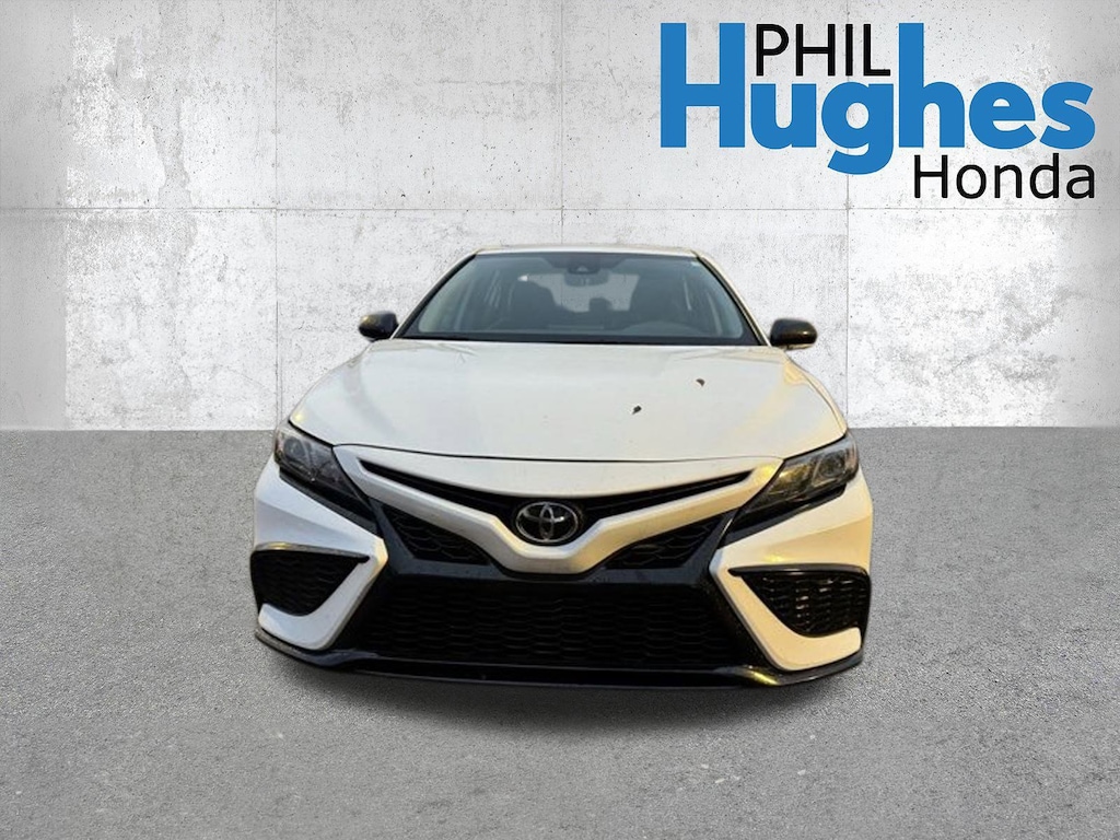 Used 2024 Toyota Camry SE SE Auto