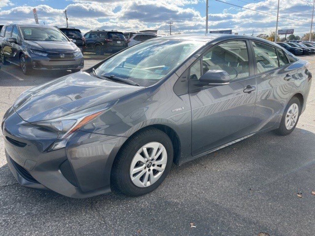Used 2017 Toyota Prius Four Four