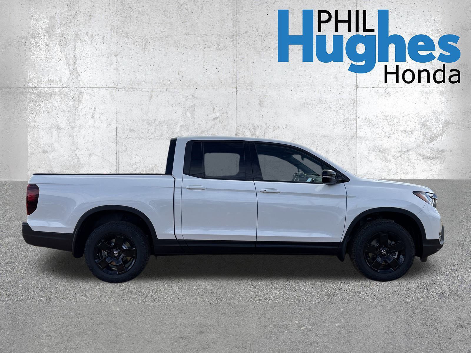 2025 Honda Ridgeline Black Edition photo 2