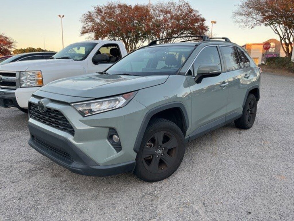 Used 2020 Toyota RAV4 XLE XLE FWD