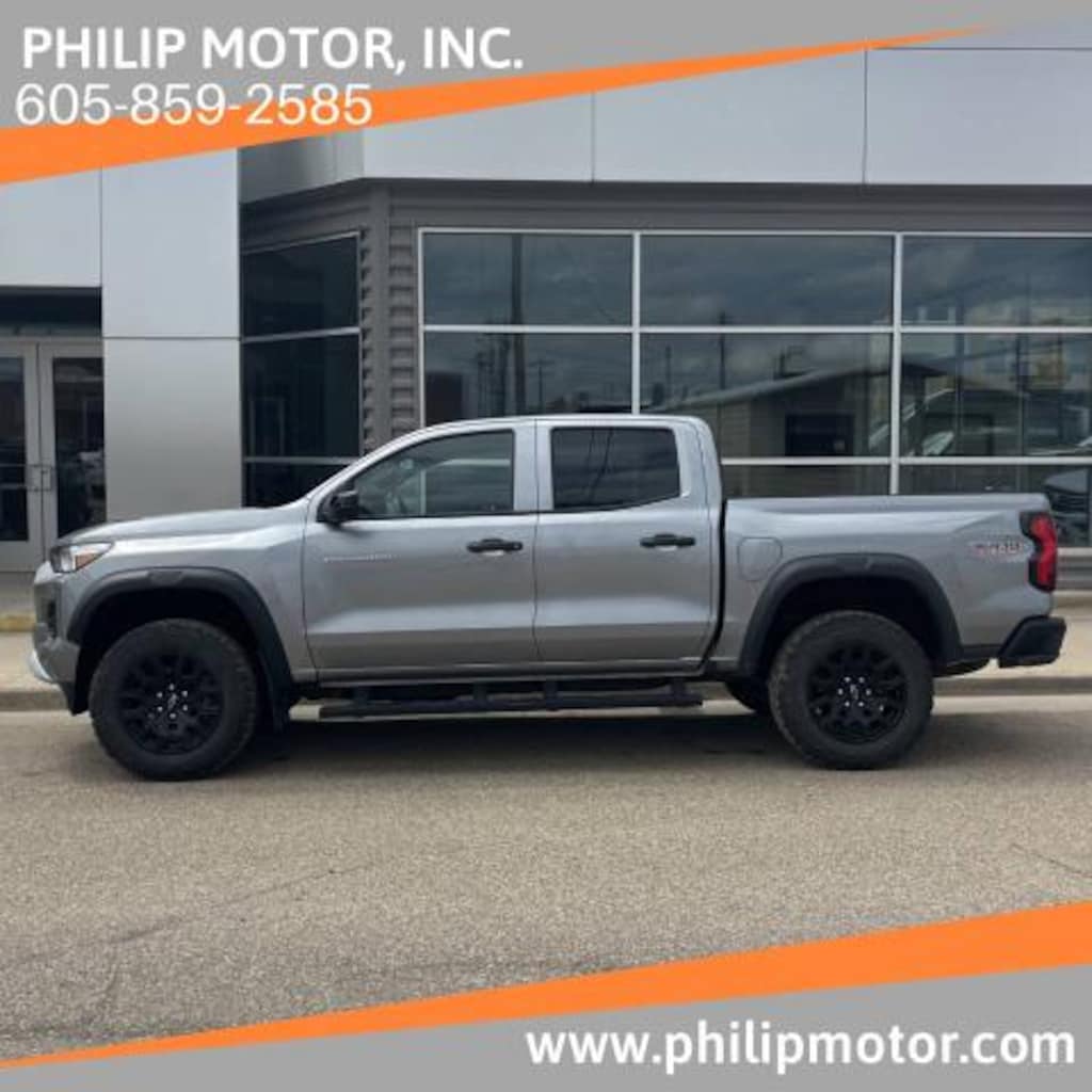 Used 2024 Chevrolet Colorado Trail Boss Crew Cab Short Bed Truck