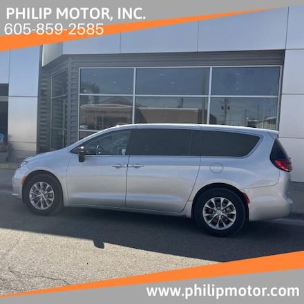 2024 Chrysler Pacifica Touring L Passenger Van
