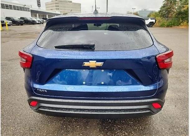 2024 Chevrolet Trax LS photo 3