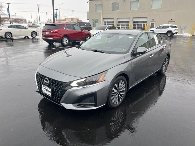 2023 Nissan Altima SV's photo