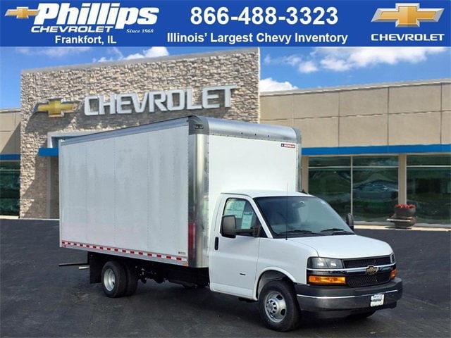 2025 Chevrolet Express Cutaway Base's photo