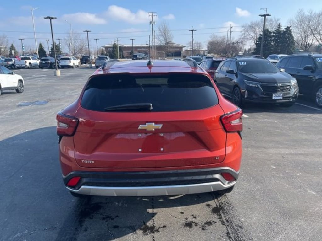 Used 2024 Chevrolet Trax LT SUV