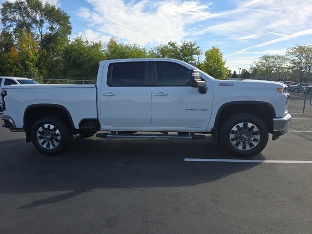 2022 Chevrolet Silverado 2500HD LT photo 4