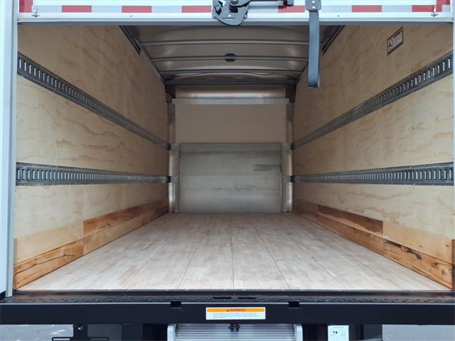 2025 Chevrolet Express 3500 Cutaway Van photo 4