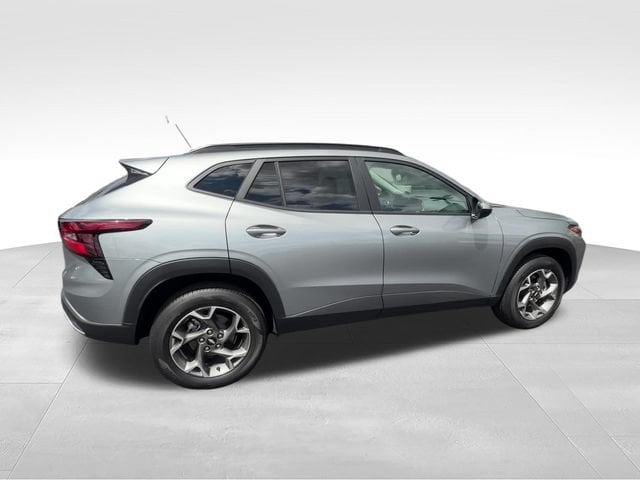 2026 Chevrolet Trax LT - Photo 7