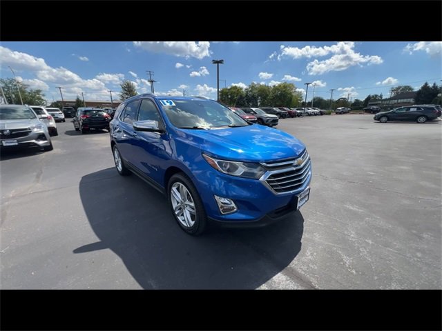 2019 Chevrolet Equinox Premier photo 2