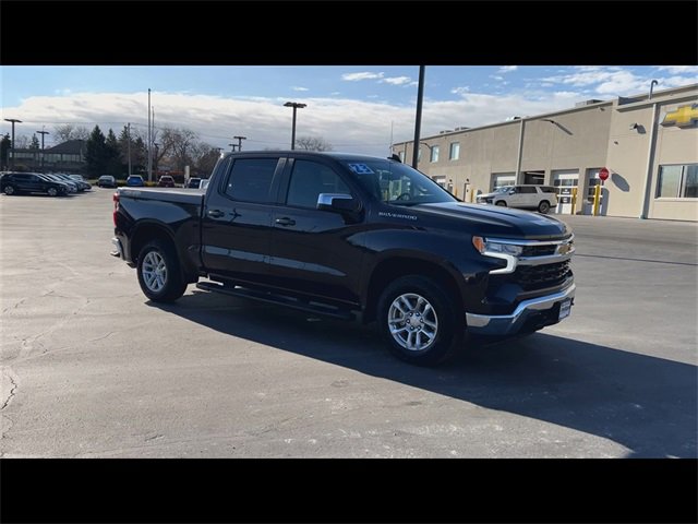 2023 Chevrolet Silverado 1500 LT photo 2