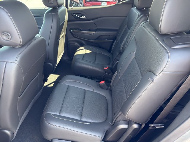 2023 GMC Acadia SLT - Photo 23