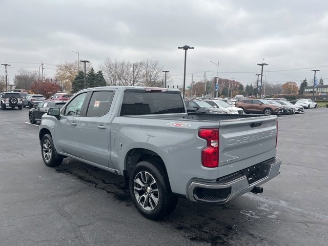 2024 Chevrolet Silverado 1500 LT photo 3