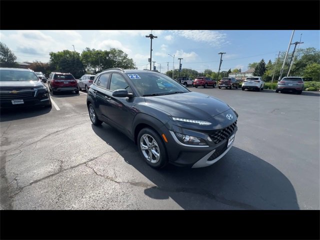 2022 Hyundai Kona SEL photo 2