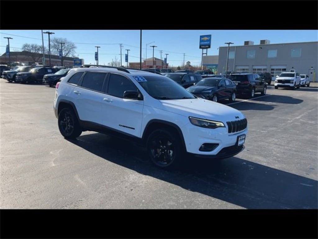 Used 2023 Jeep Cherokee Altitude Lux 4x4 SUV
