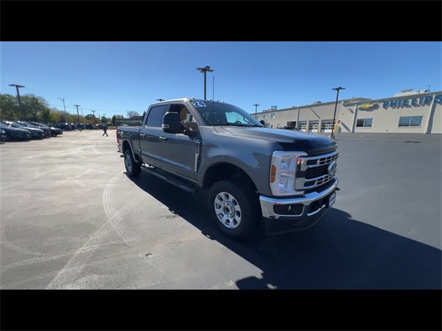 2024 Ford F-250 XLT photo 2