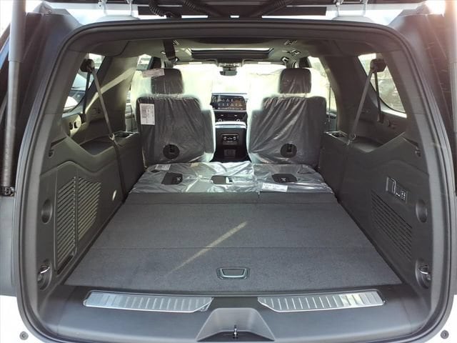 2026 Chevrolet Suburban High Country - Photo 4
