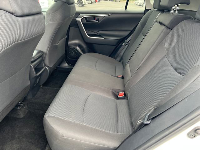 2021 Toyota RAV4 LE - Photo 21