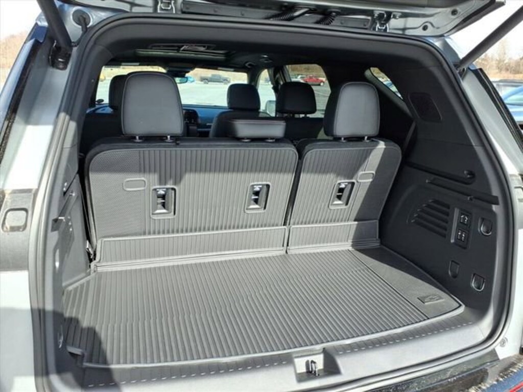 New 2026 Chevrolet Traverse High Country SUV