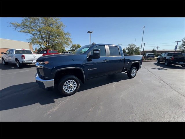 2023 Chevrolet Silverado 2500HD LT photo 4