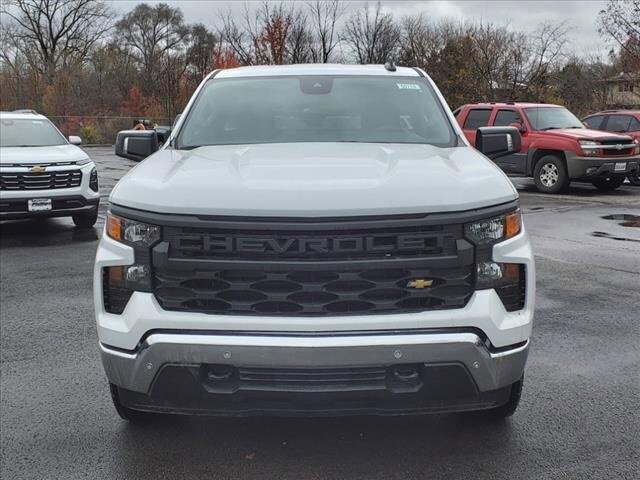2025 Chevrolet Silverado 1500 photo 2