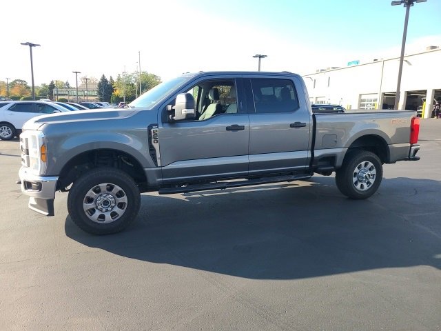 2024 Ford F-250 XLT photo 2