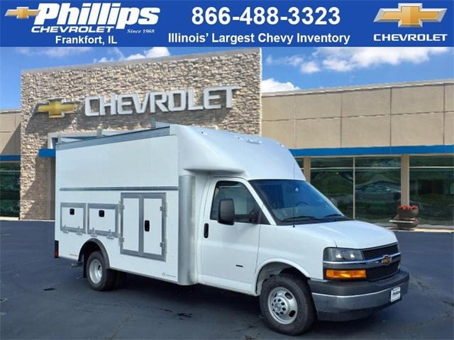 2025 Chevrolet Express Cutaway Base's photo