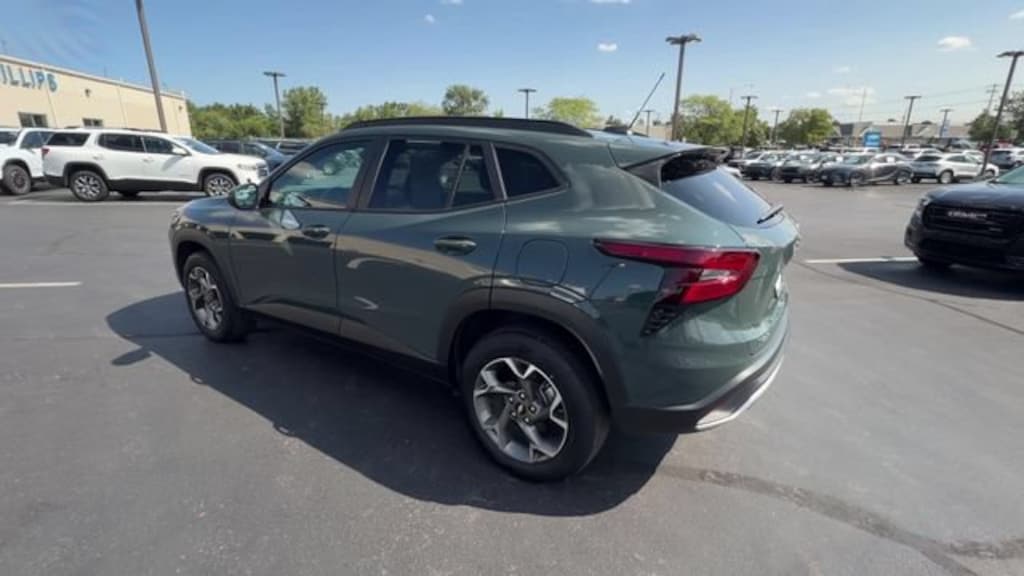 Used 2025 Chevrolet Trax LT SUV