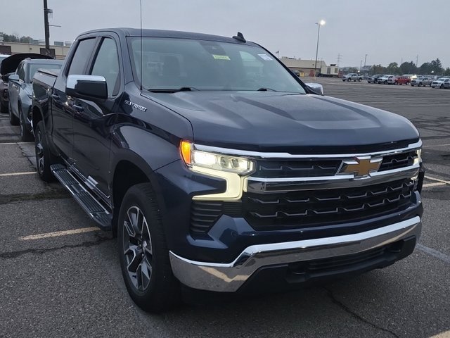 2022 Chevrolet Silverado 1500 LT photo 4