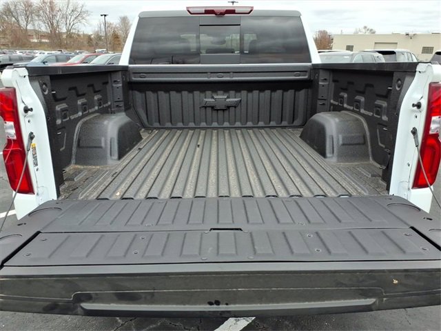 2026 Chevrolet Silverado 1500 ZR2 photo 4