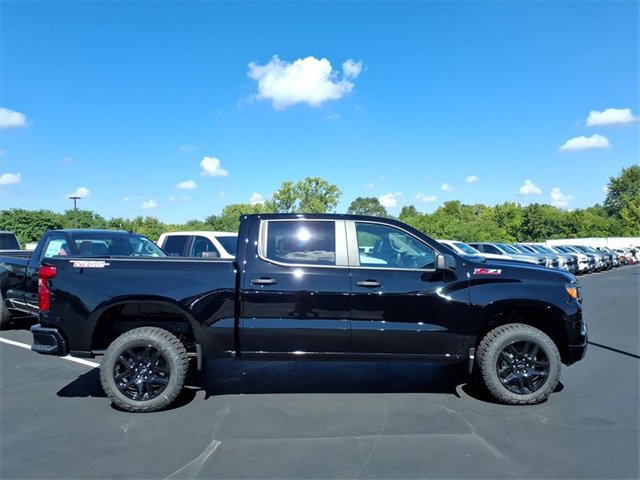 2026 Chevrolet Silverado 1500 Custom Trail Boss photo 2