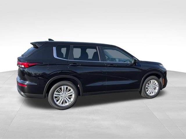 2024 Mitsubishi Outlander ES - Photo 7