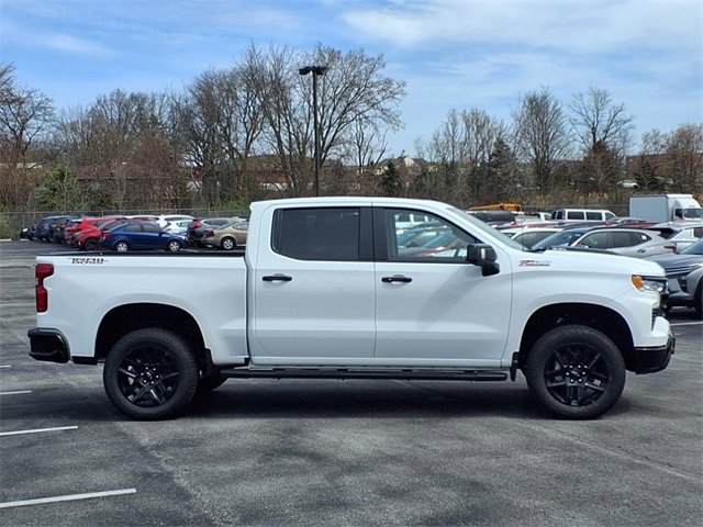 2025 Chevrolet Silverado 1500 LT Trail Boss photo 3