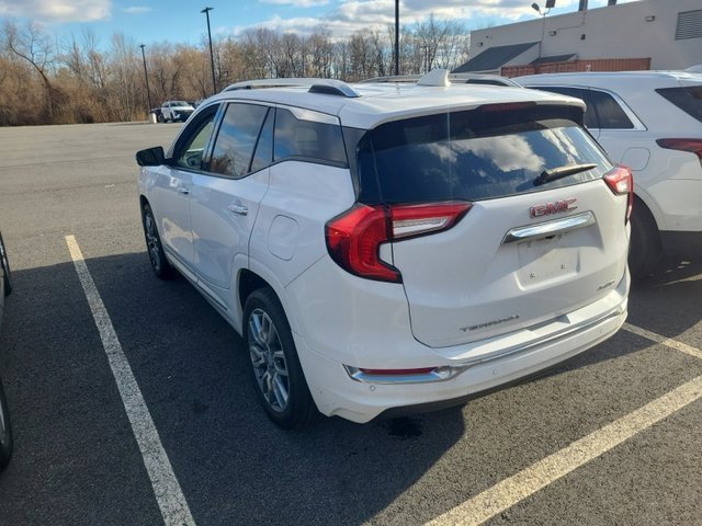 2022 Gmc Terrain Denali photo 2