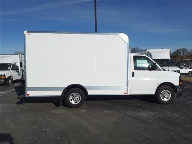 2024 Chevrolet Express 3500 Cutaway Van photo 3