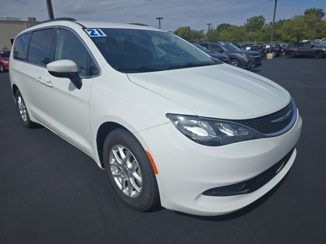 2021 Chrysler Voyager LXi photo 3