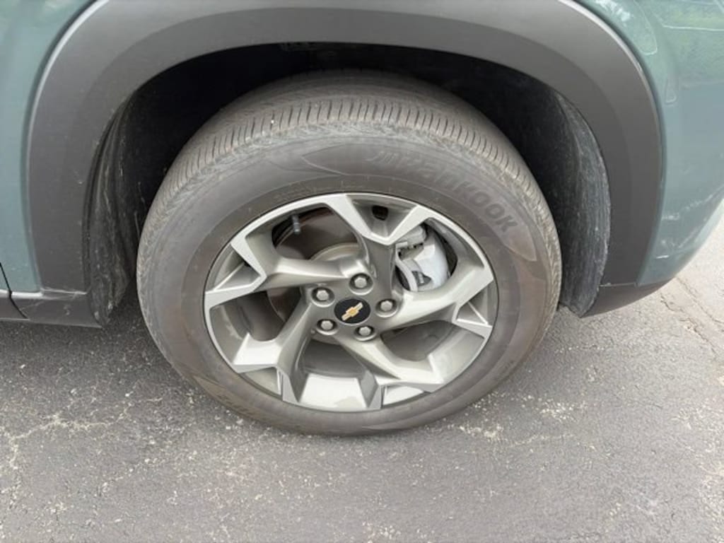 Used 2025 Chevrolet Trax LT SUV
