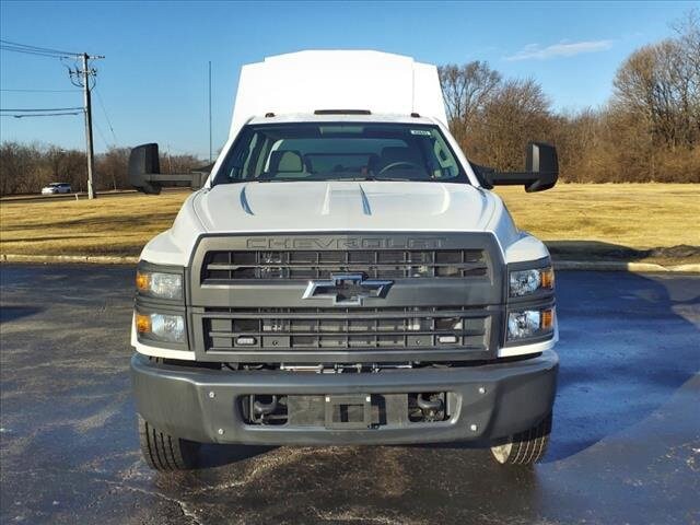 2024 Chevrolet Silverado 5500HD Work Truck photo 2