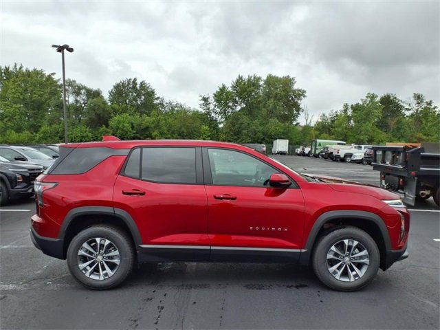 2026 Chevrolet Equinox LT photo 2