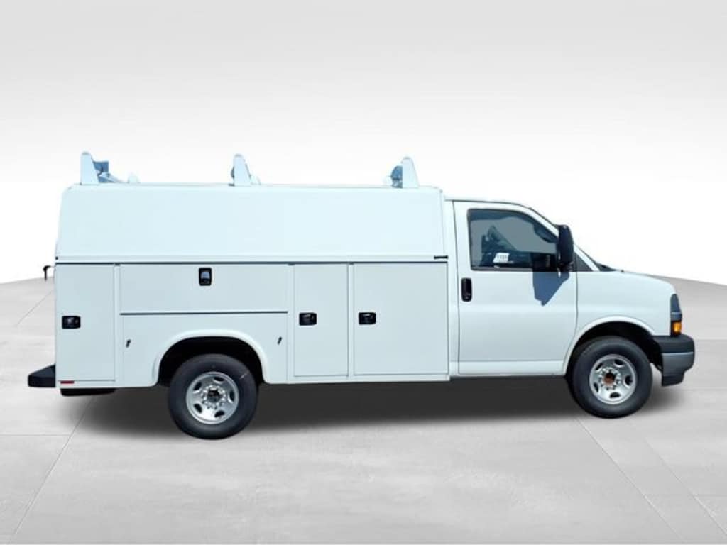 New 2026 Chevrolet Express Cutaway 3500 1WT Cutaway Van